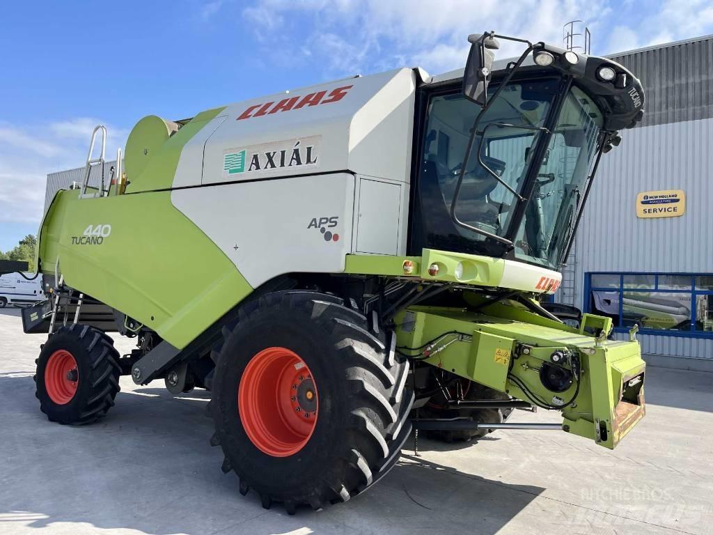 CLAAS Tucano 440 Зерноуборочные комбайны