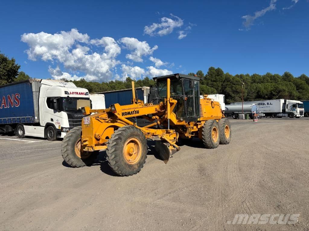Komatsu GD 530 A Грейдеры