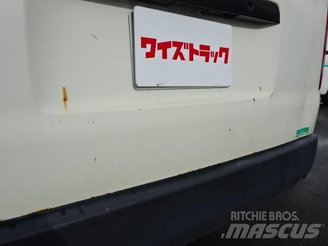 Toyota CBF-TRH223B Прочие фургоны