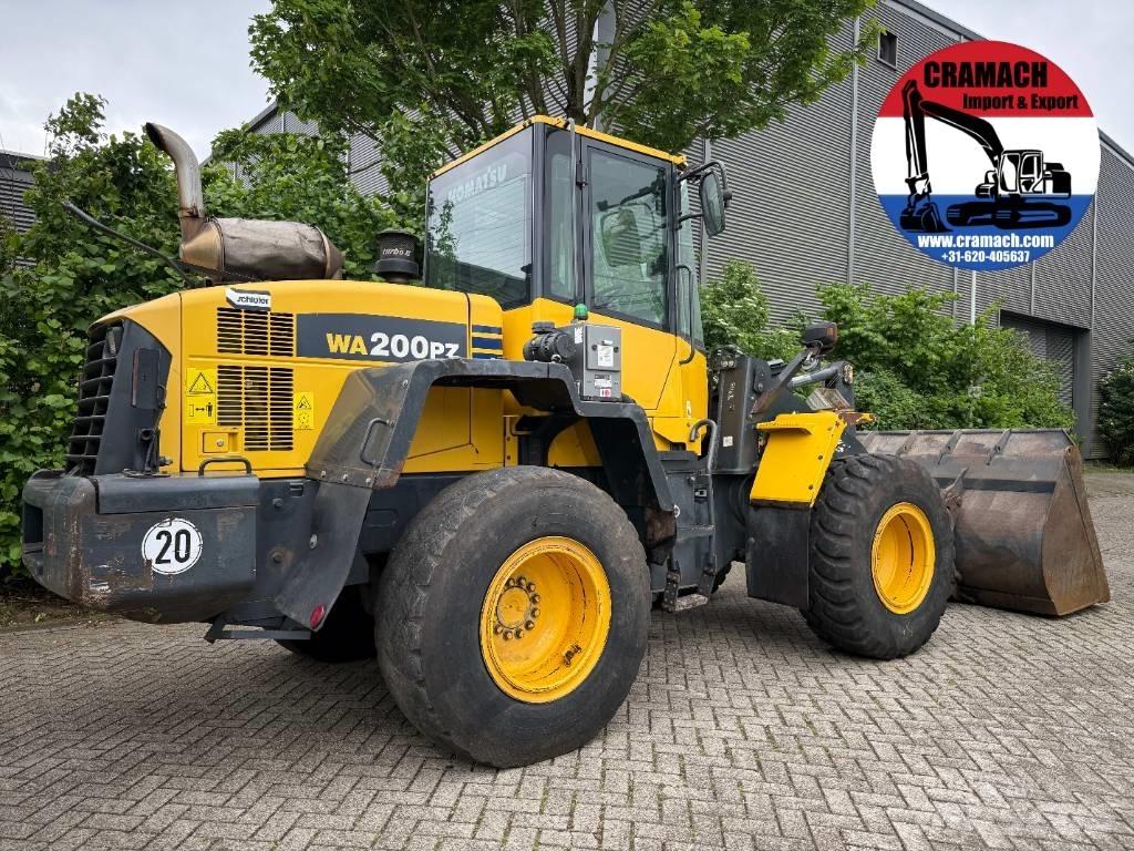 Komatsu WA 200 PZ-6 Фронтальные погрузчики