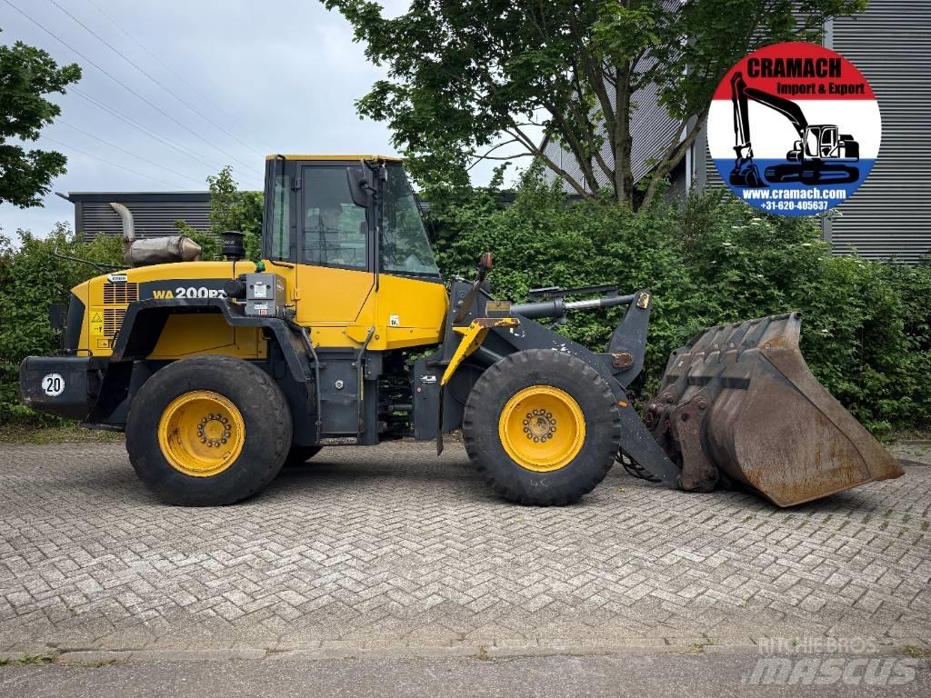 Komatsu WA 200 PZ-6 Фронтальные погрузчики