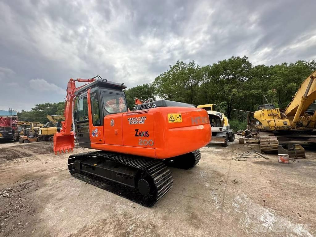 Hitachi ZX200 Гусеничные экскаваторы