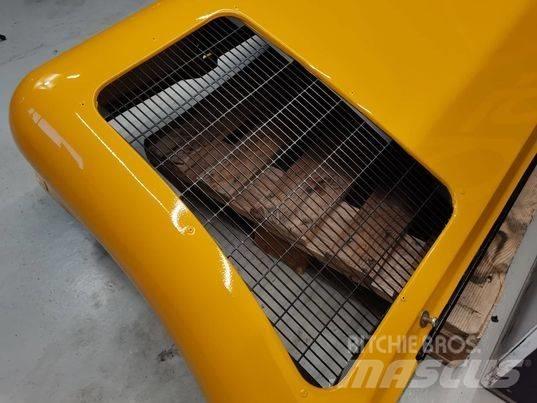 JCB 537-135 bonnet Кабины и интерьер