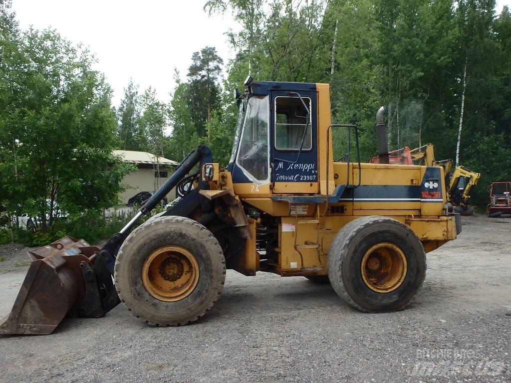 Komatsu WA 250-1 Фронтальные погрузчики