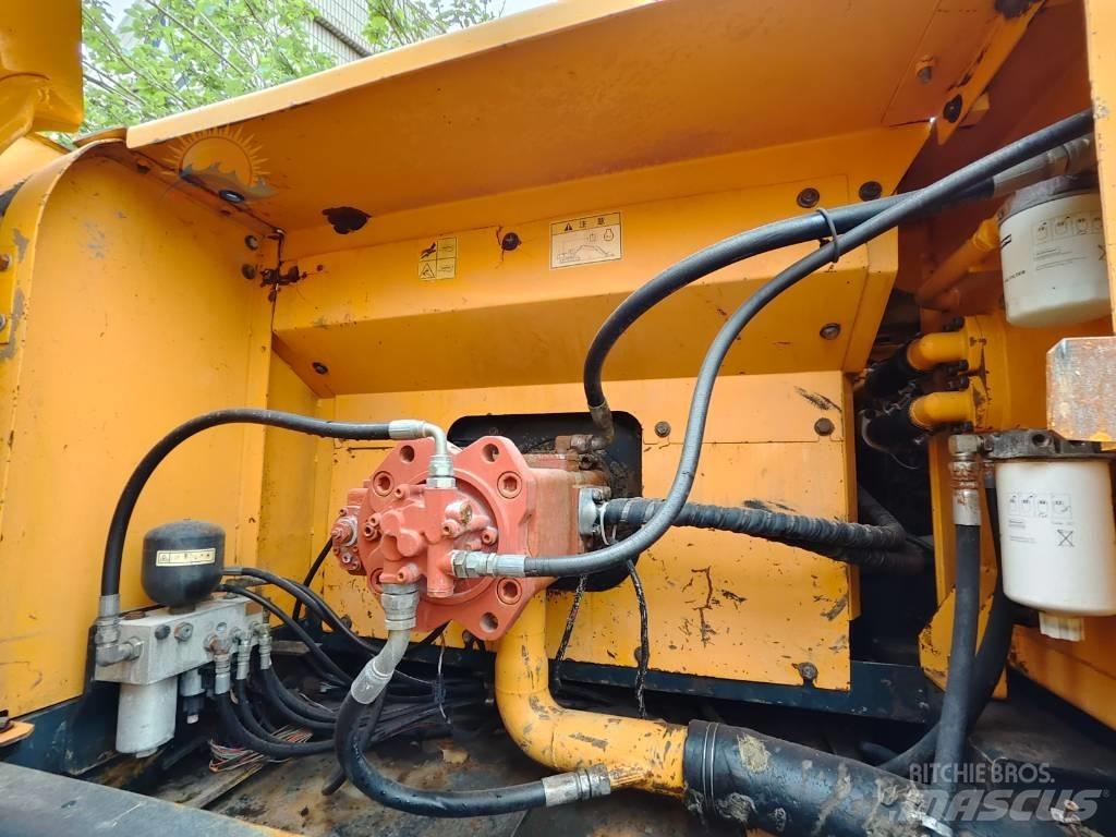 Hyundai R 300 LC-9S Гусеничные экскаваторы