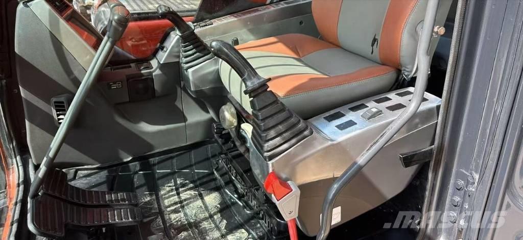 Doosan DX340 Гусеничные экскаваторы