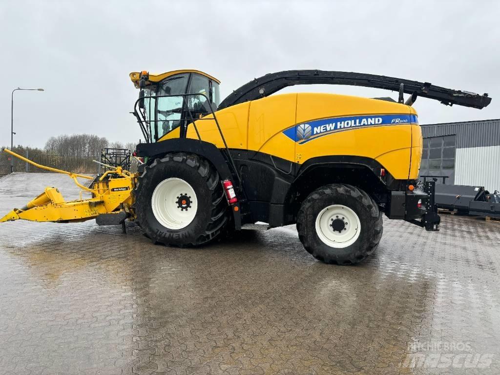 New Holland FR 500 Самоходные кормоуборочные комбайны