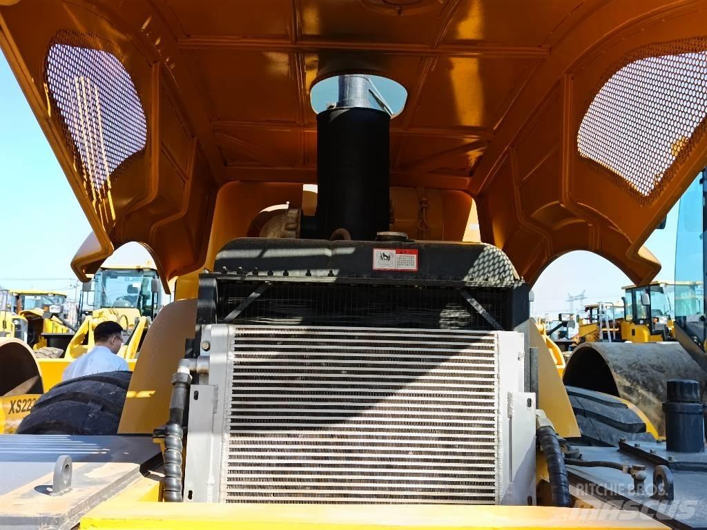 XCMG XS 223 J Грунтовые катки
