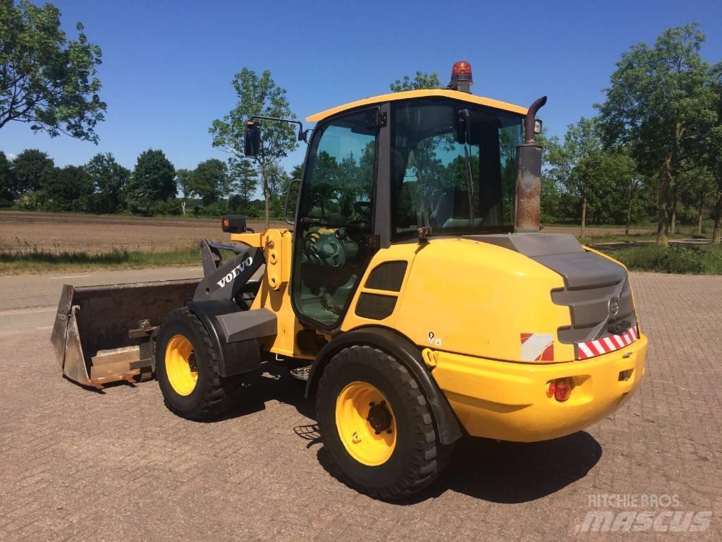 Volvo L 25 F Фронтальные погрузчики