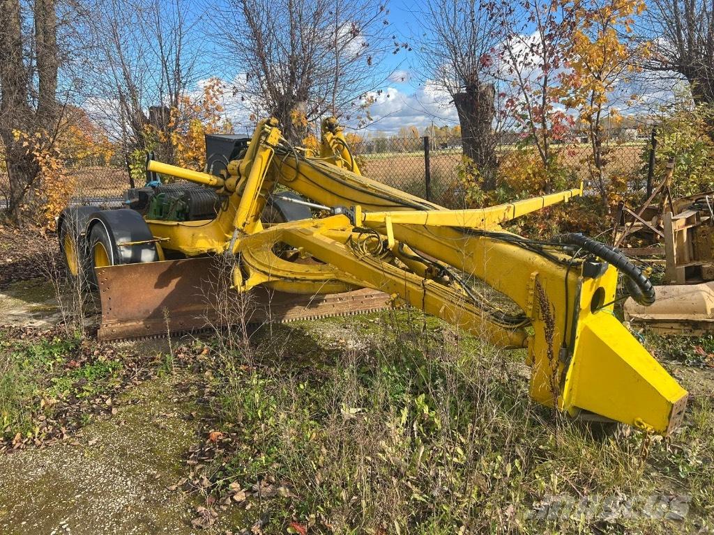 Lokomo AH132 Грейдеры