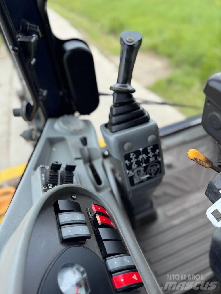 Volvo BL 71, JOYSTICK Экскаваторы-погрузчики