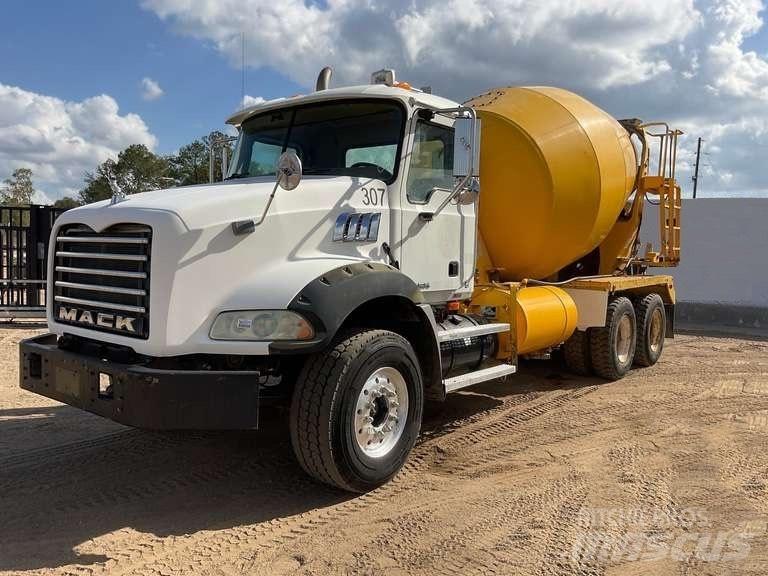 Mack CTP 713 B Специальные грузовики