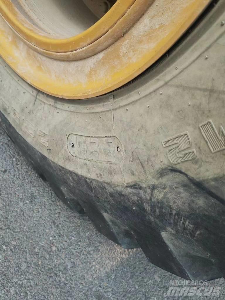 SEM 655D charger Фронтальные погрузчики