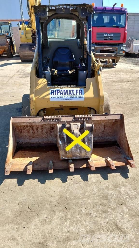 CAT 216 B Малые погрузчики