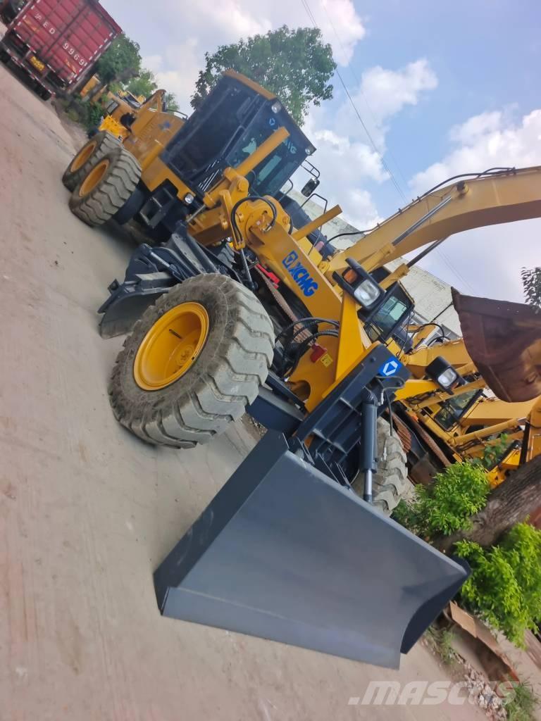 XCMG 2153 Грейдеры