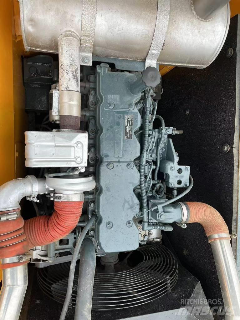 Hyundai R220LC-9S Гусеничные экскаваторы