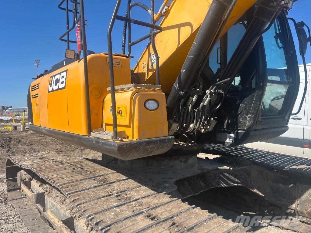 JCB JS 220 LC Гусеничные экскаваторы