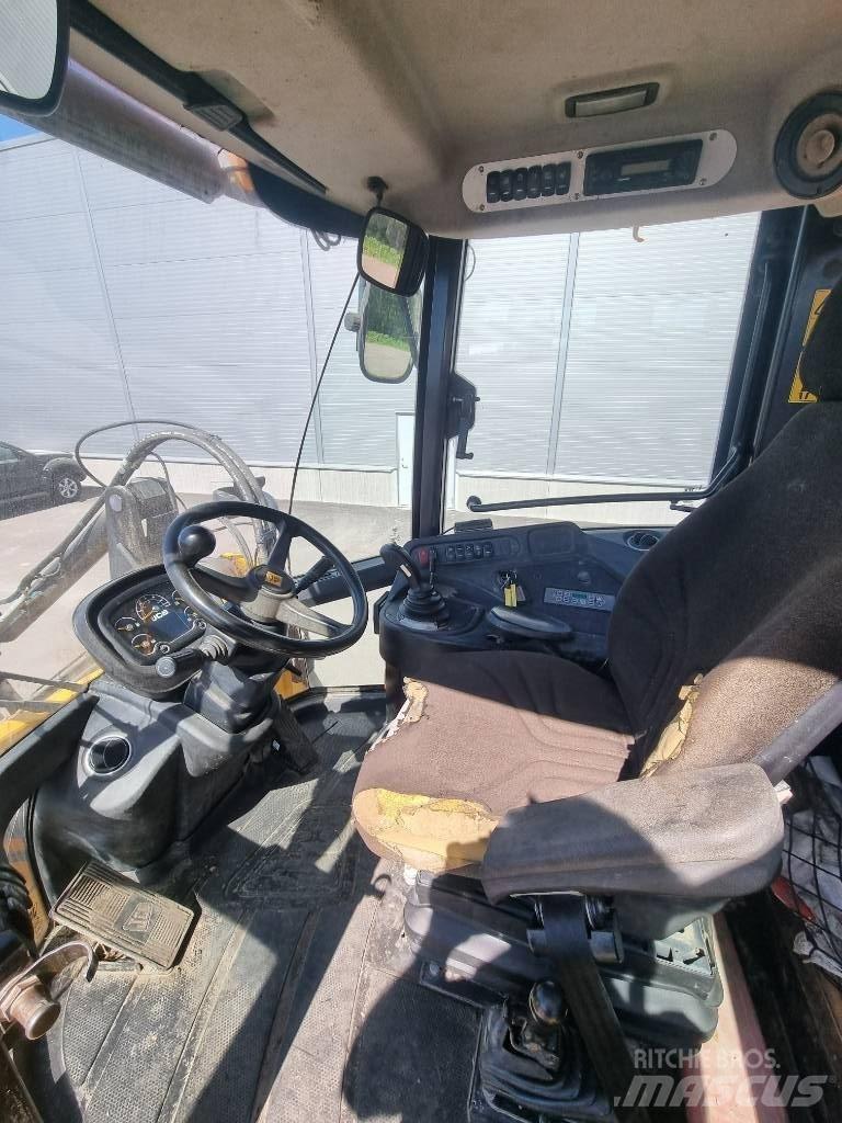 JCB 427 Фронтальные погрузчики