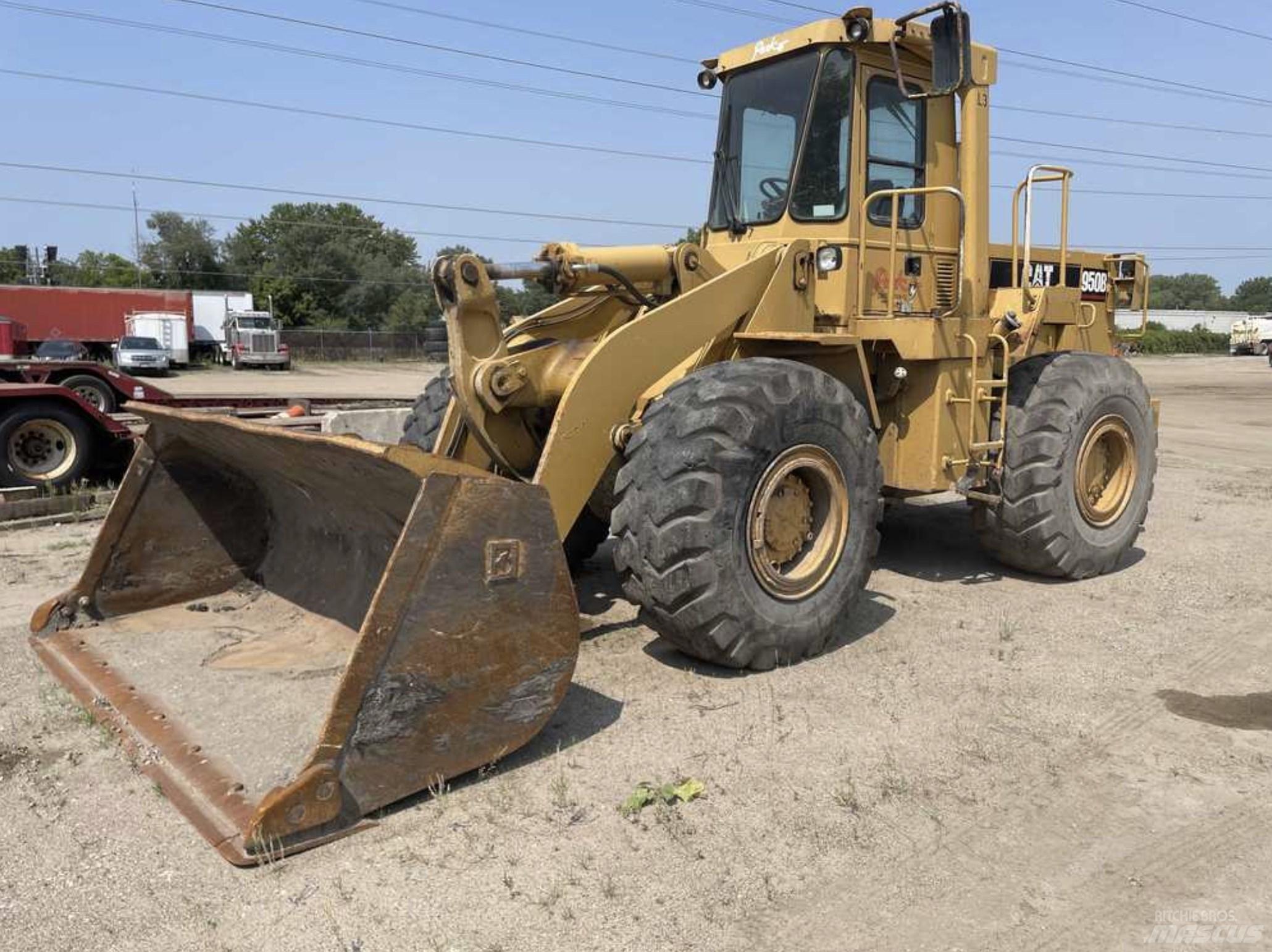 CAT 950 B Фронтальные погрузчики
