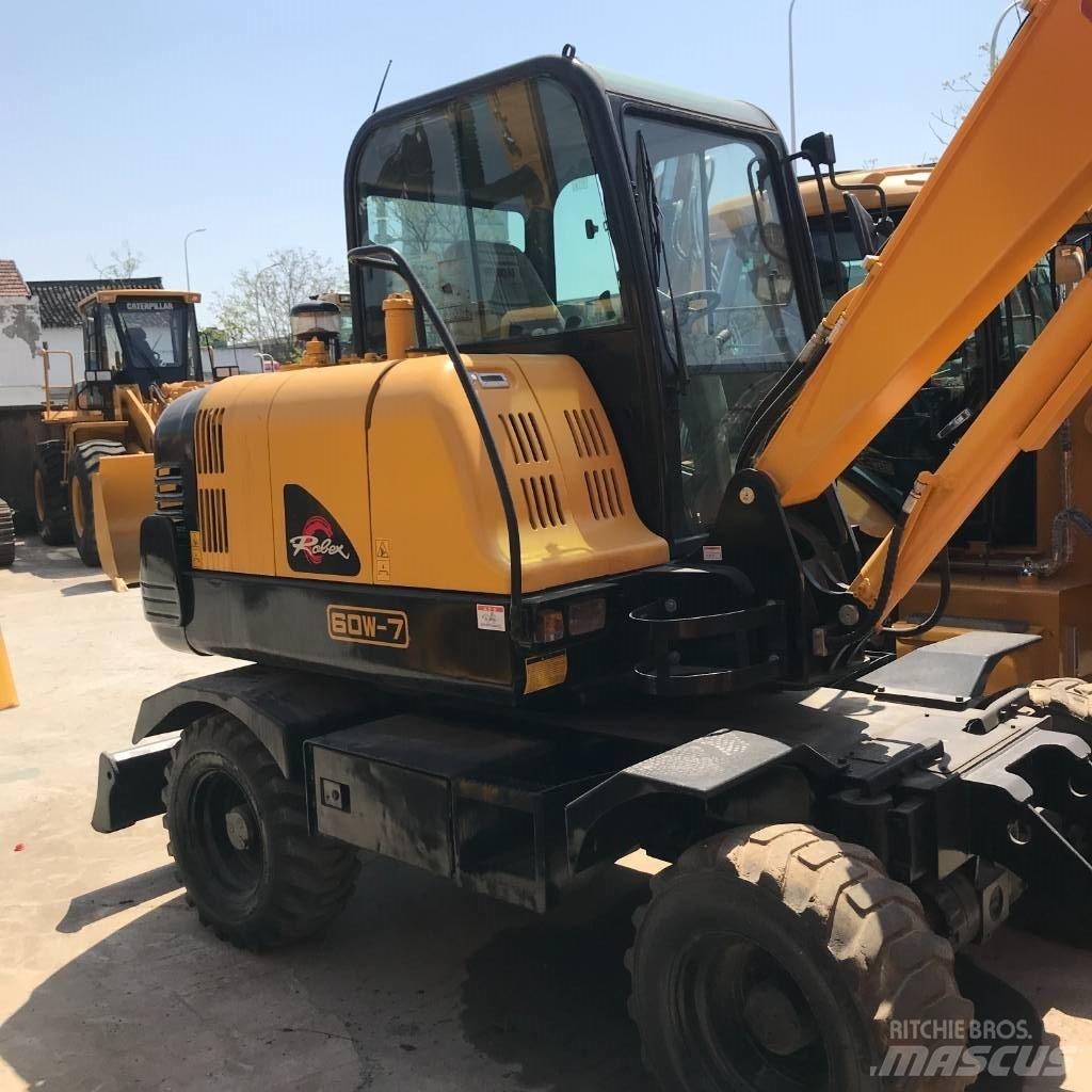 Hyundai Robex 60-7 Колёсные экскаваторы