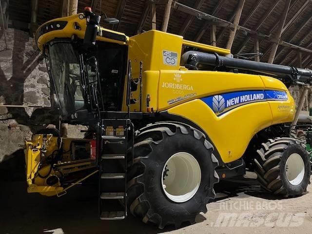 New Holland CR10.90 Зерноуборочные комбайны