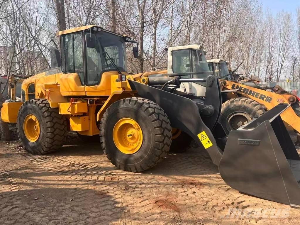 Volvo L 120 Фронтальные погрузчики