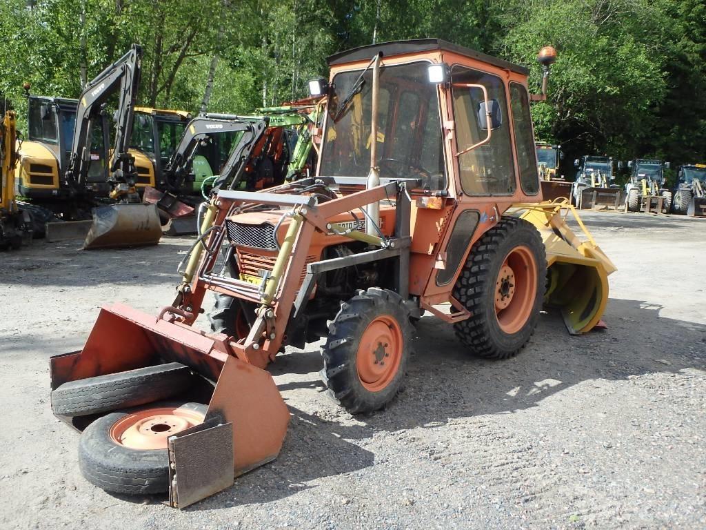 Kubota L 245 DT Коммунальные тракторы