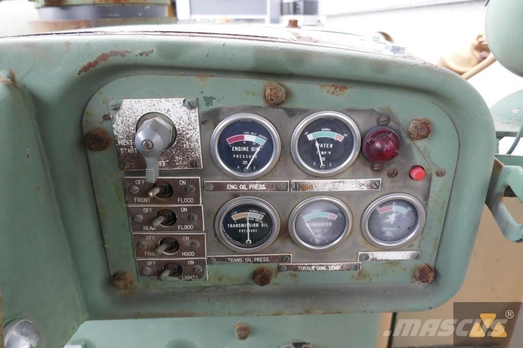 CAT D7F Ex-army Гусеничные бульдозеры