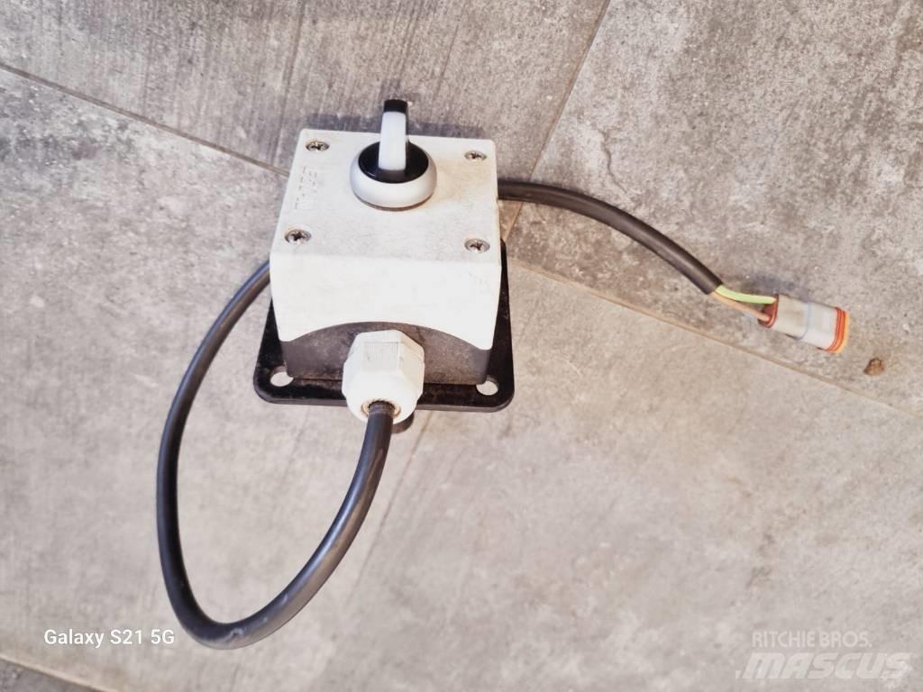 Pronar PUV 2800    OP26 Снежные отвалы и плуги