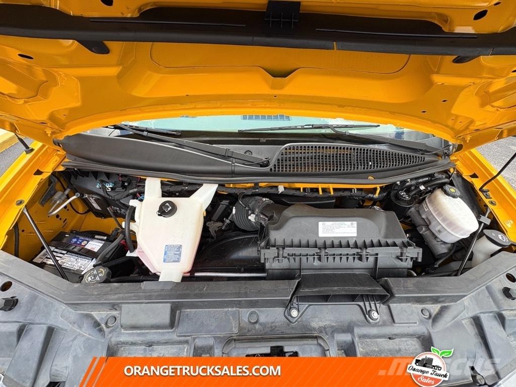 GMC Savana G3500 Изотермический фургон