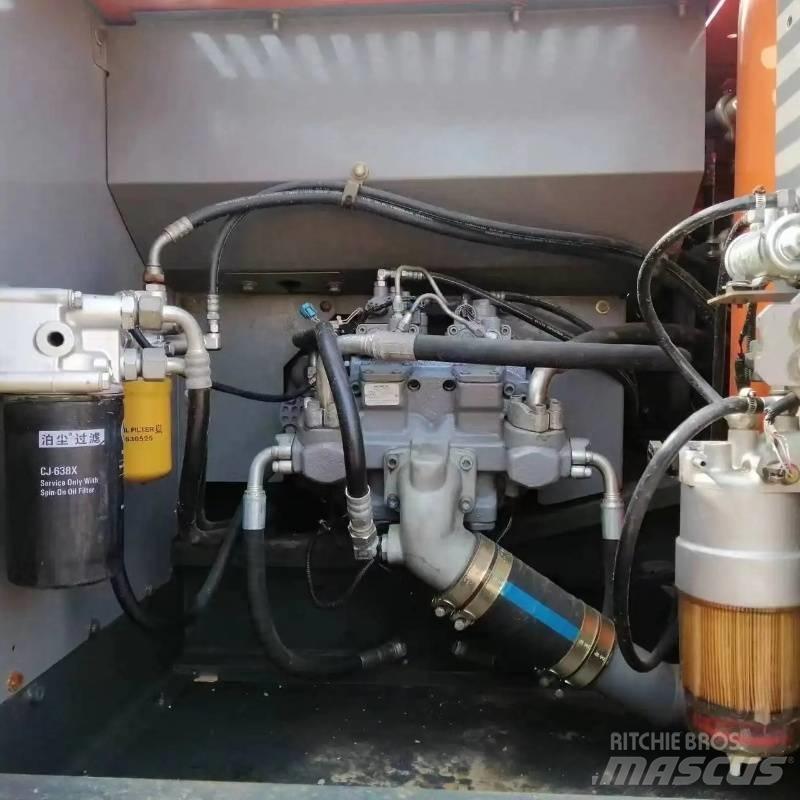 Hitachi ZX 240 Гусеничные экскаваторы