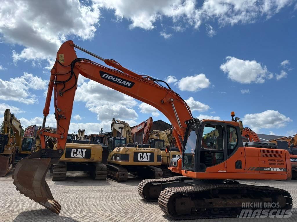 Doosan DX 225 LC-3 Гусеничные экскаваторы