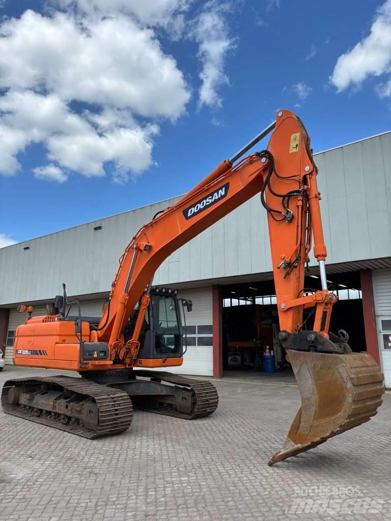 Doosan DX 225 LC-3 Гусеничные экскаваторы