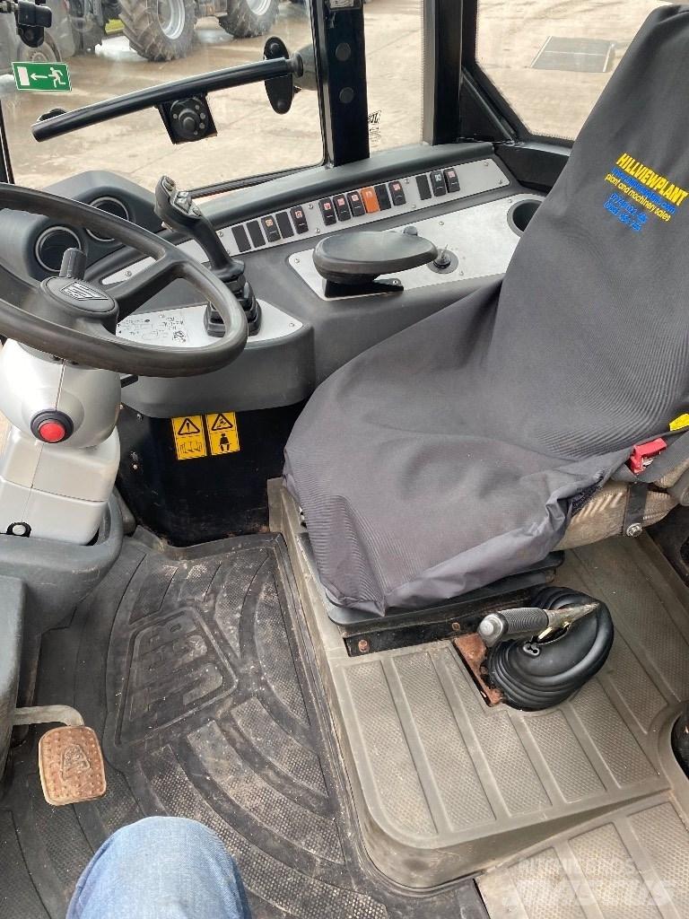 JCB TM 220 Сельскохозяйственные телескопические погрузчики