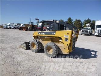 John Deere 325 Мини-погрузчики