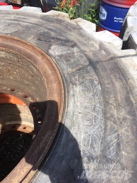 Bridgestone v Фронтальные погрузчики