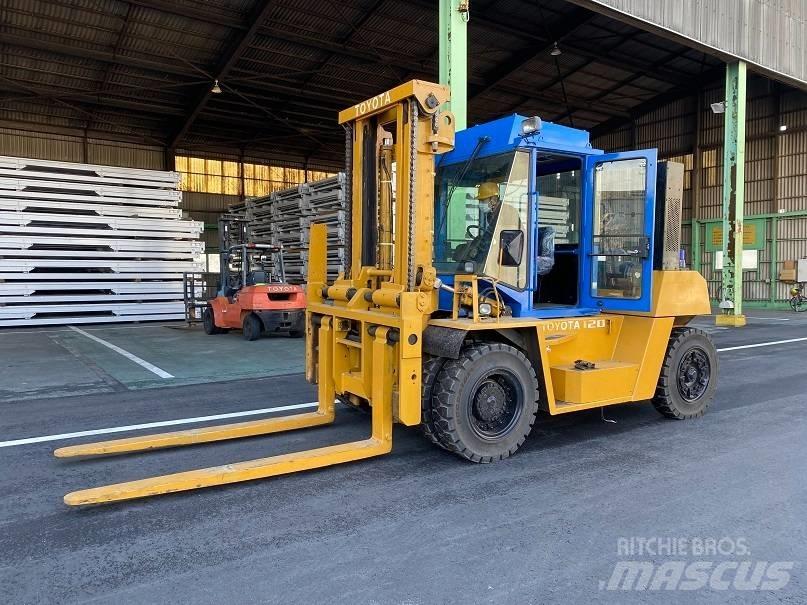 Toyota 4FD120 Дизельные погрузчики