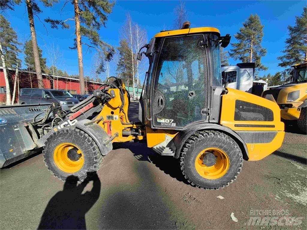 JCB 407 Фронтальные погрузчики