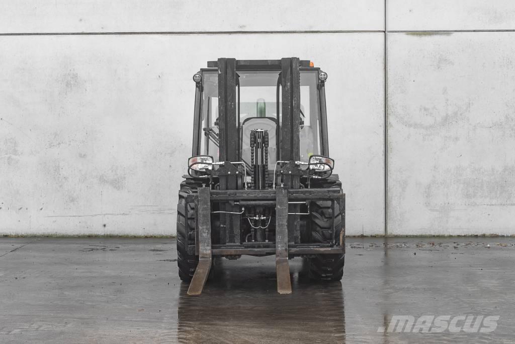 Manitou MC 30-4 D Дизельные погрузчики