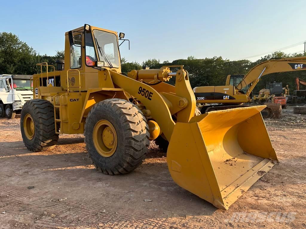 CAT 950E Фронтальные погрузчики