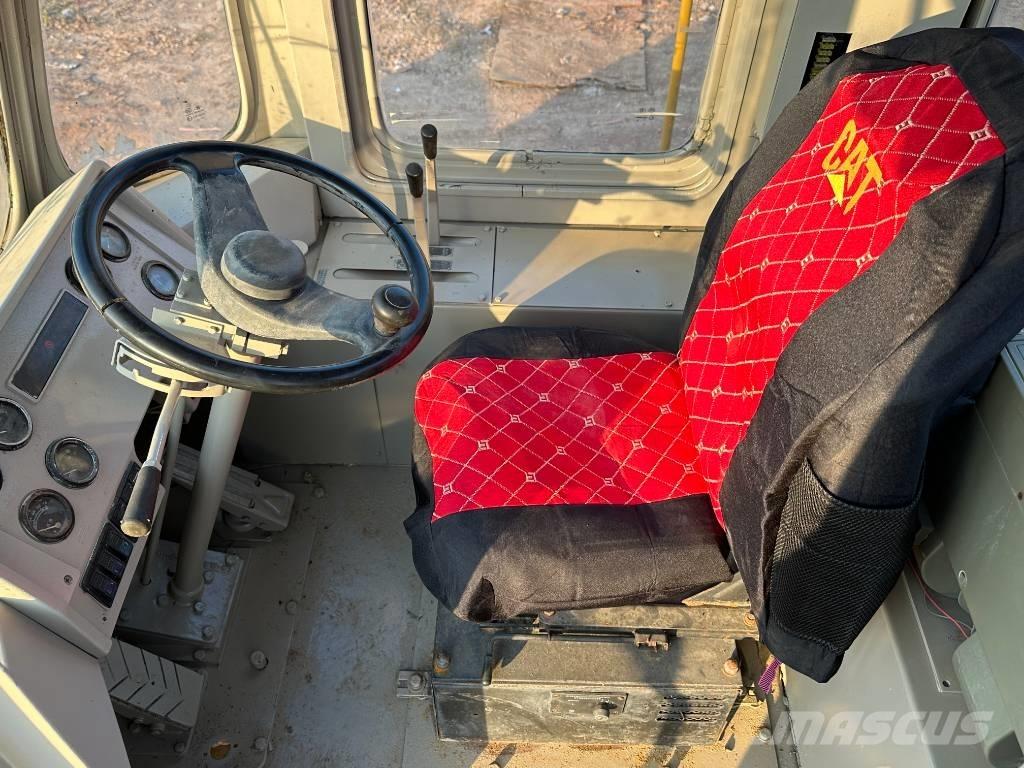 CAT 950E Фронтальные погрузчики