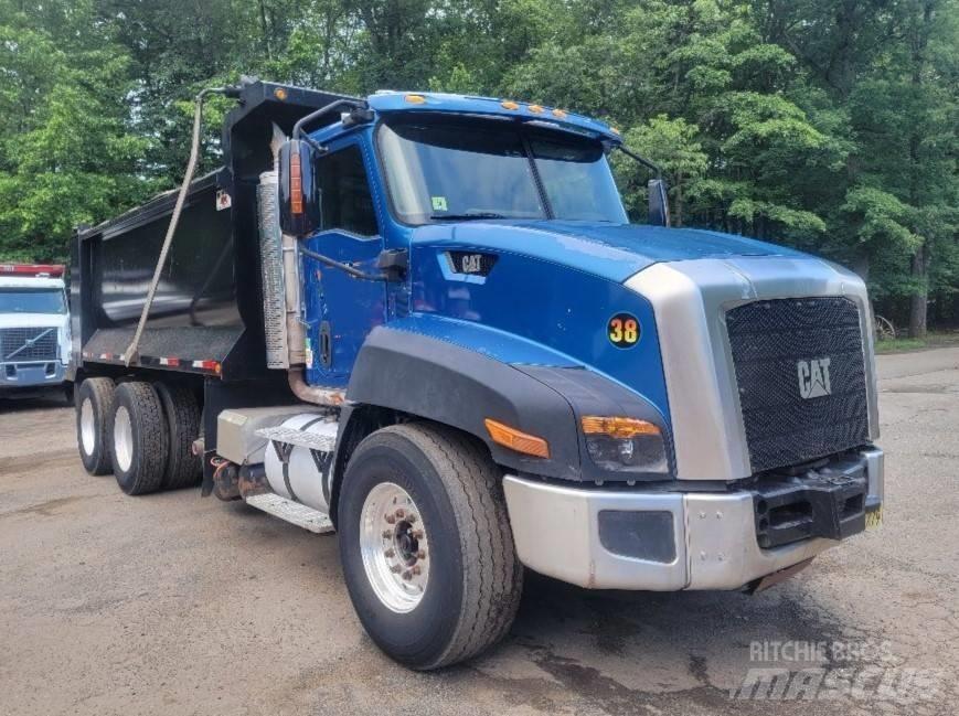 CAT CT 660 Грузовики-Самосвалы
