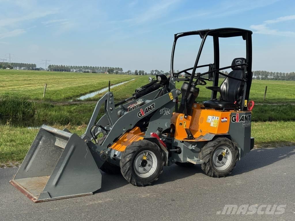 GiANT G 1200 Фронтальные погрузчики