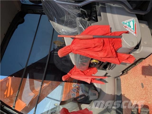 Hitachi ZX240 Гусеничные экскаваторы