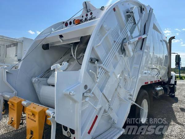 International 7400 Мусоровозы