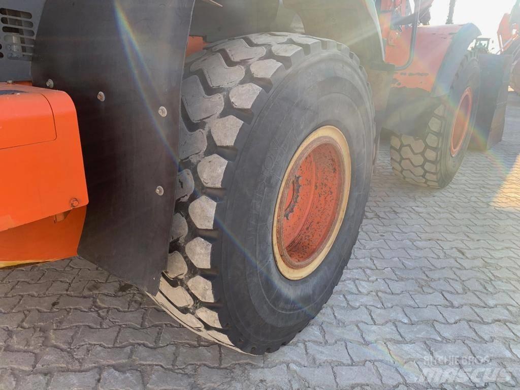 Hitachi ZW 180 Фронтальные погрузчики