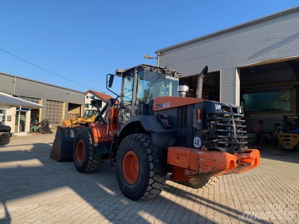 Hitachi ZW 180 Фронтальные погрузчики