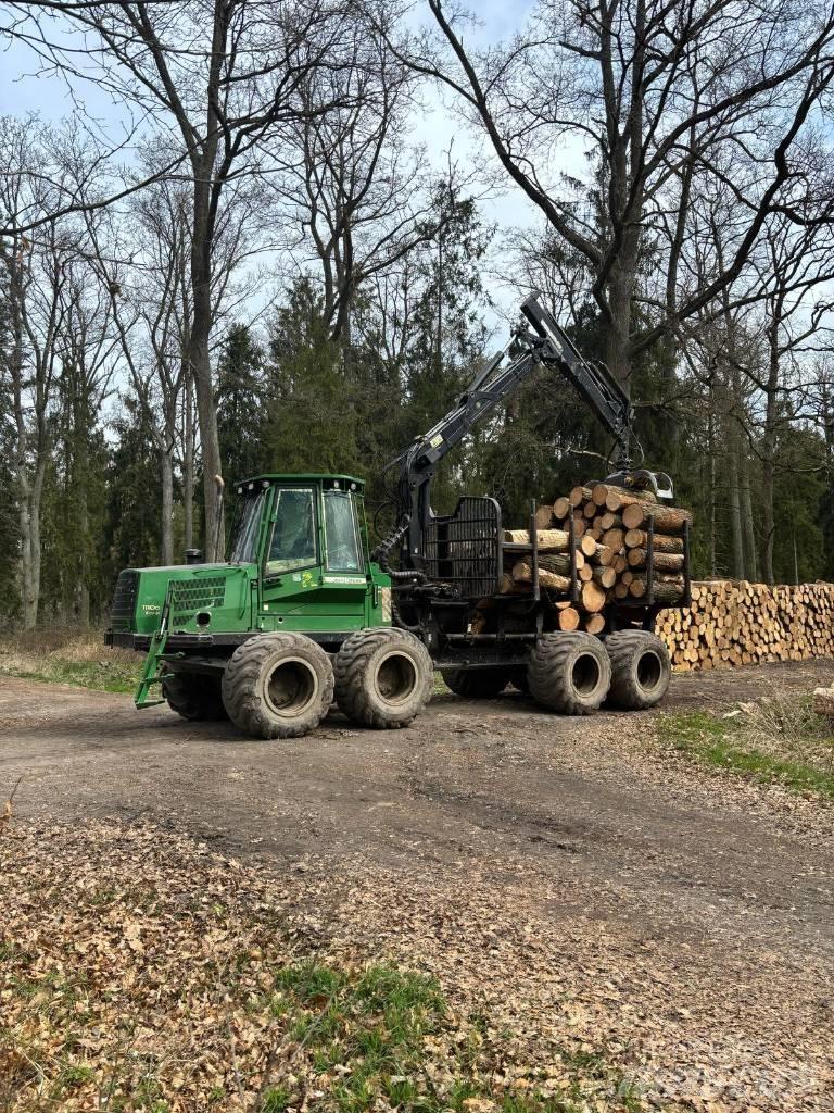 John Deere 1110 D Форвардеры