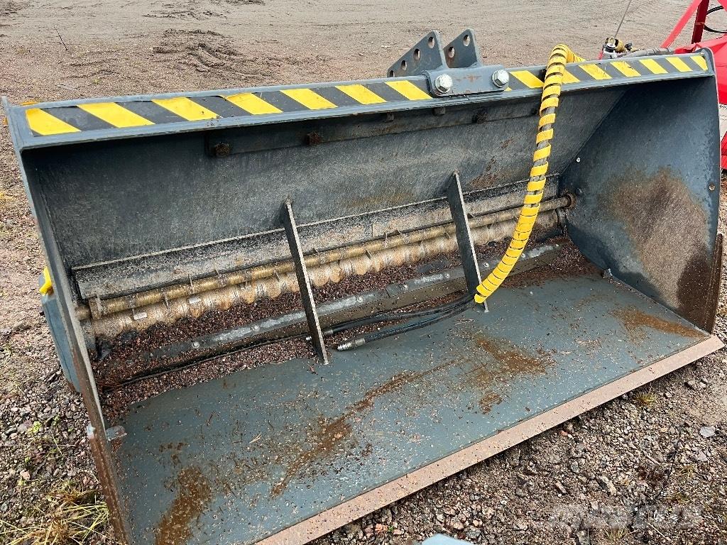 Stark HK1000 Пескоразбрасыватели