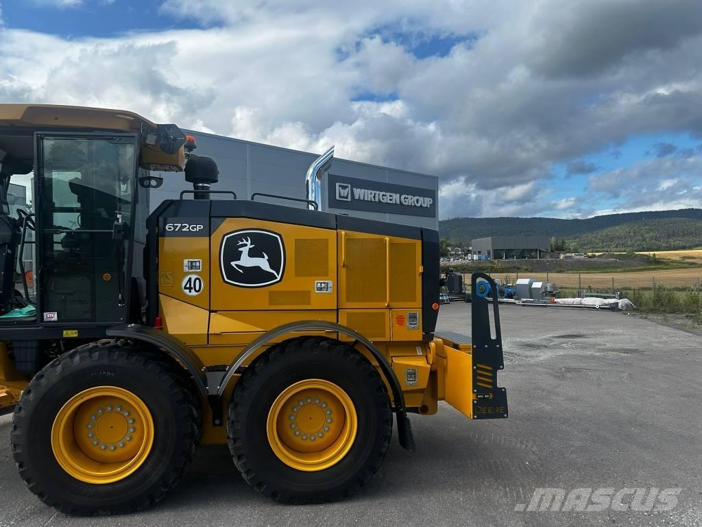 John Deere 672 GP Грейдеры